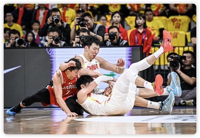 42分大勝！亞預(yù)賽中國(guó)男籃復(fù)仇日本 趙睿16+8+5